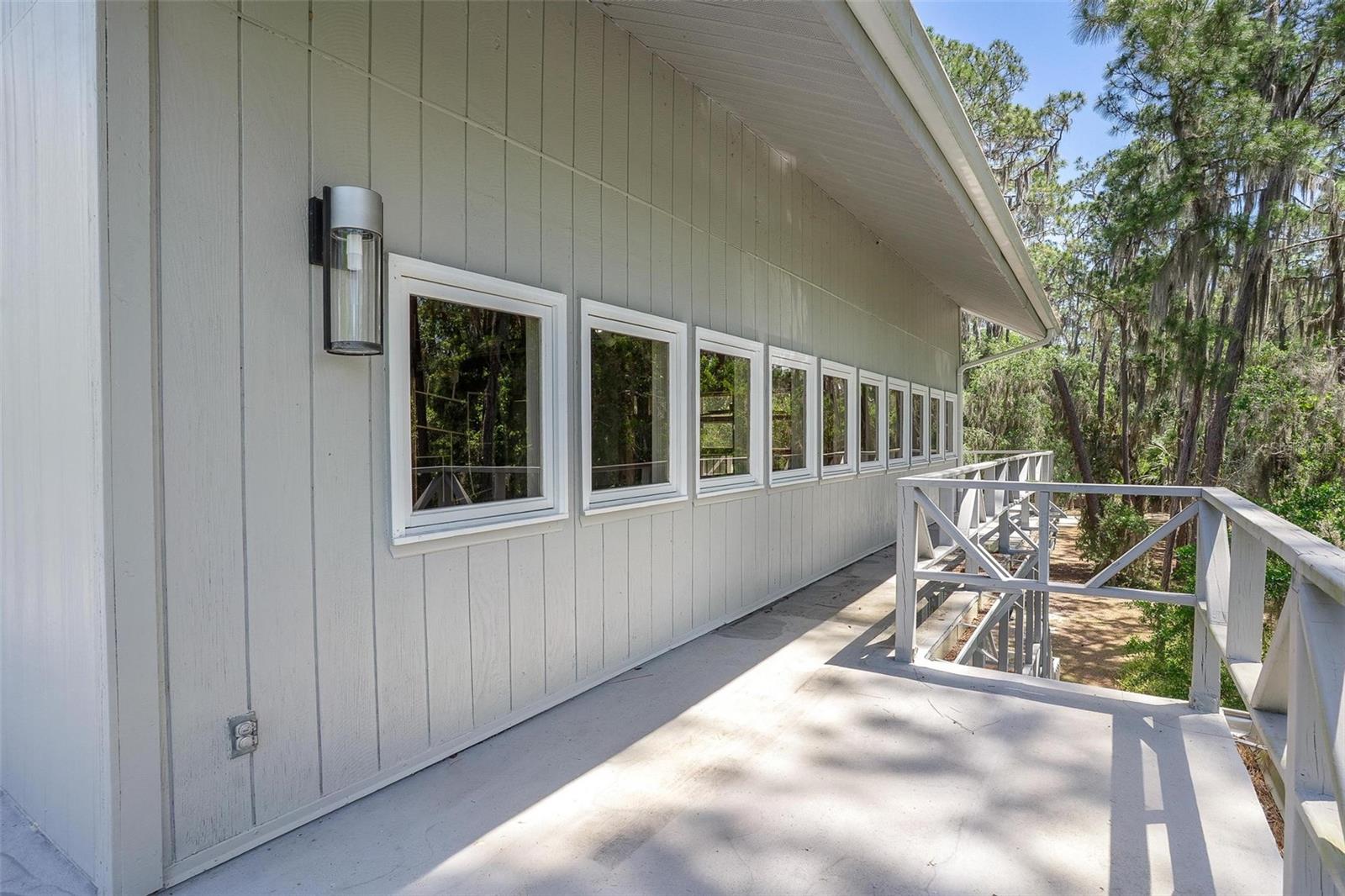 7373 CIRCLE DR, LADY LAKE, FL, 32159