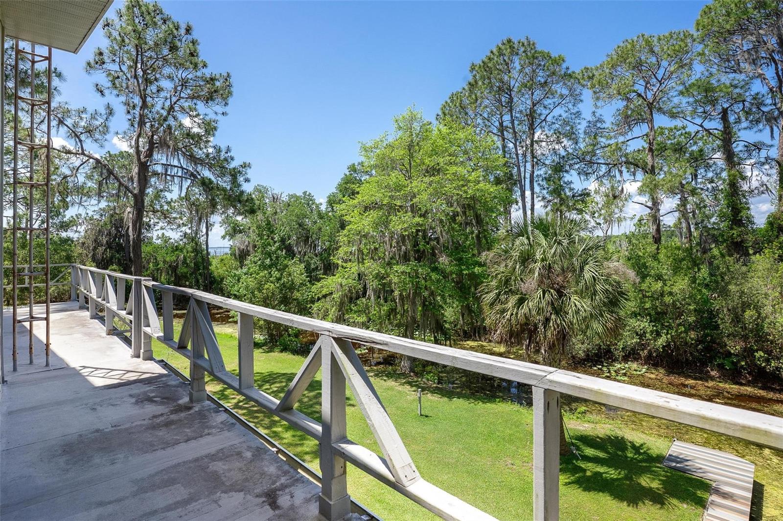 7373 CIRCLE DR, LADY LAKE, FL, 32159