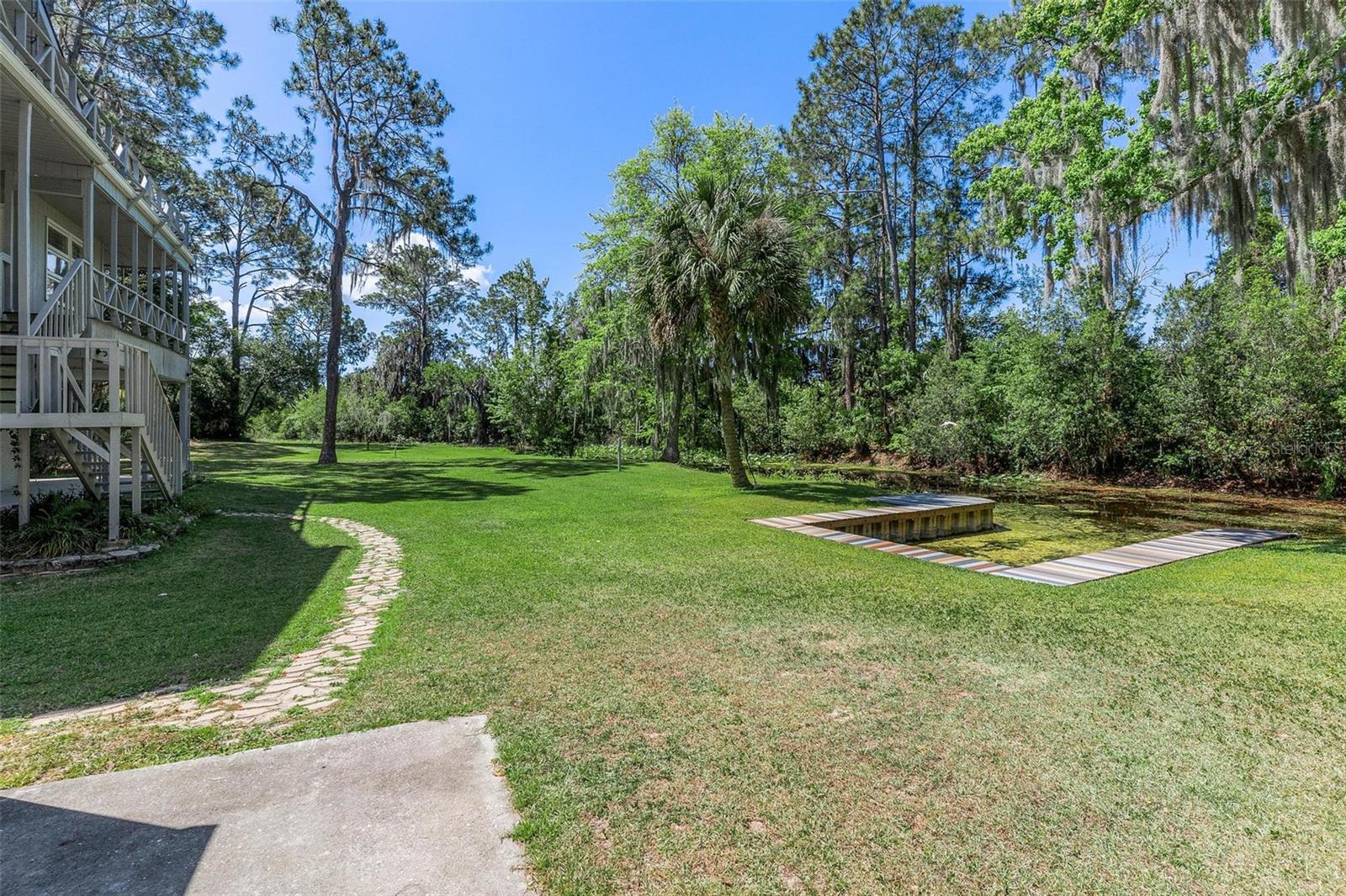 7373 CIRCLE DR, LADY LAKE, FL, 32159