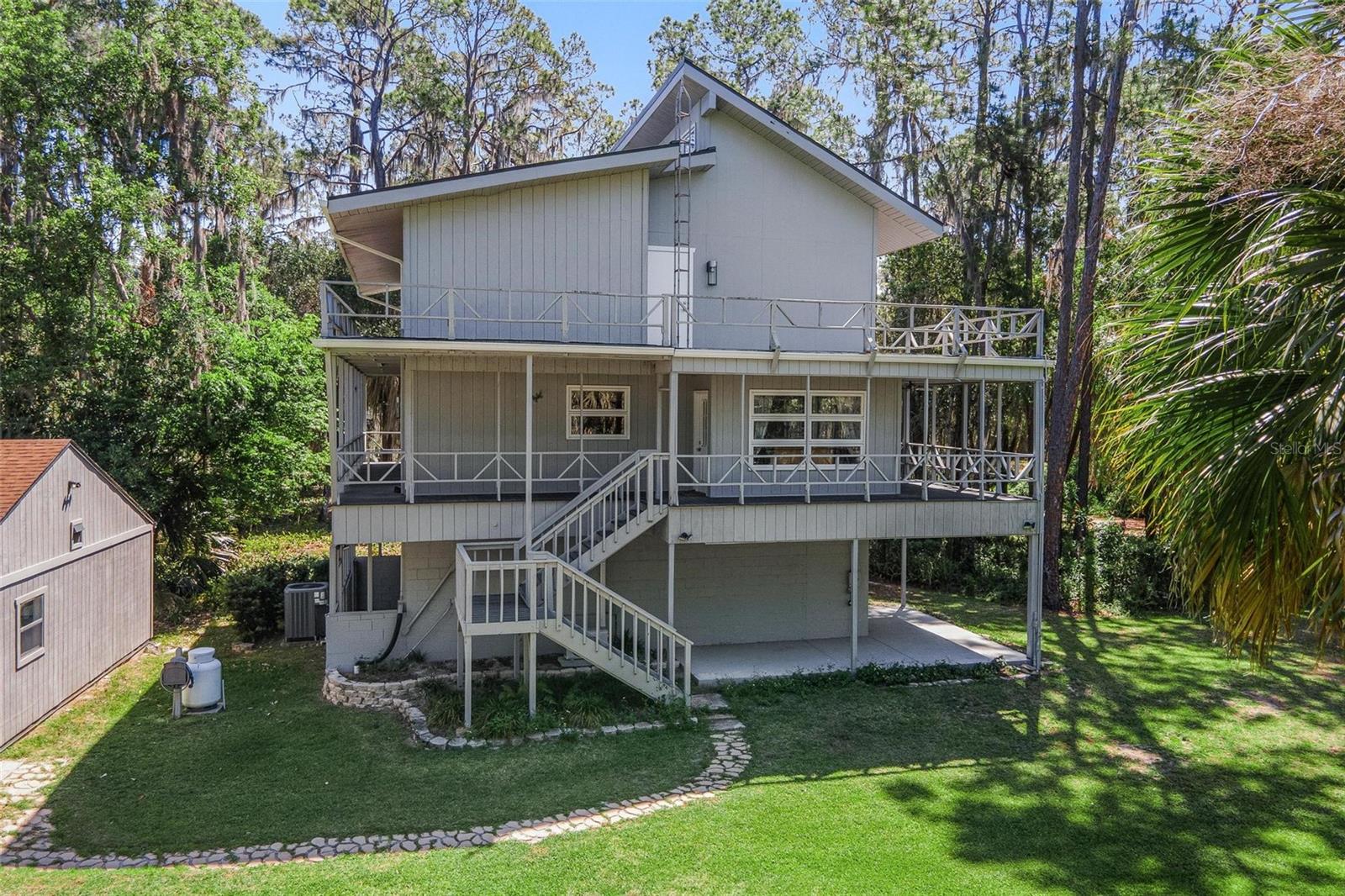 7373 CIRCLE DR, LADY LAKE, FL, 32159