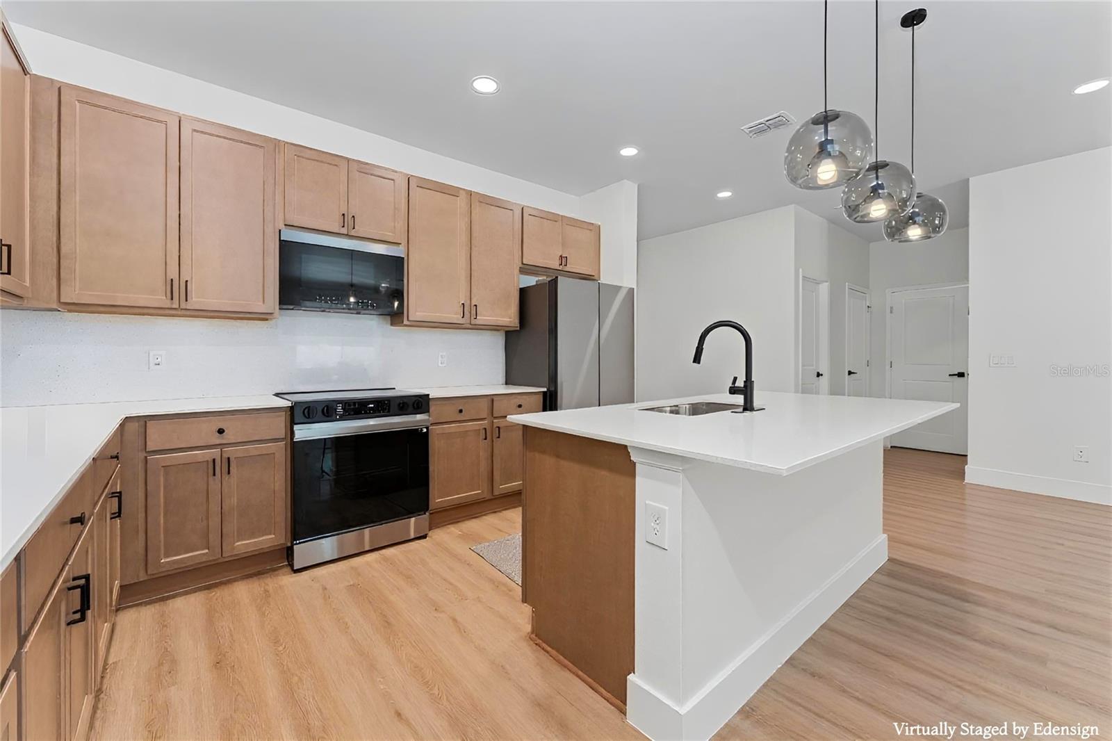 81 OVERLEAF LN, ORLANDO, FL, 32839