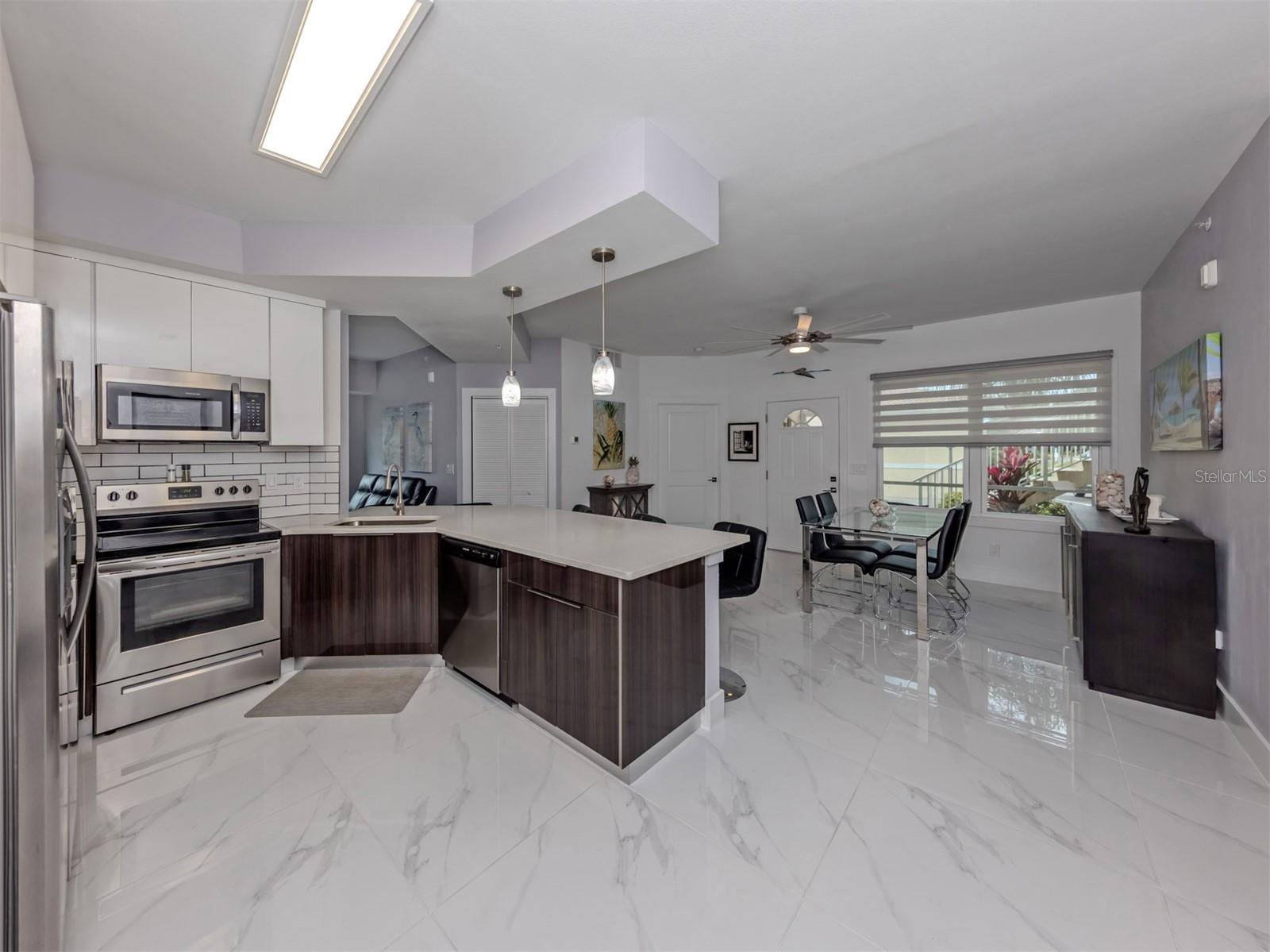 200 GARDENS EDGE DR #212, VENICE, FL, 34285