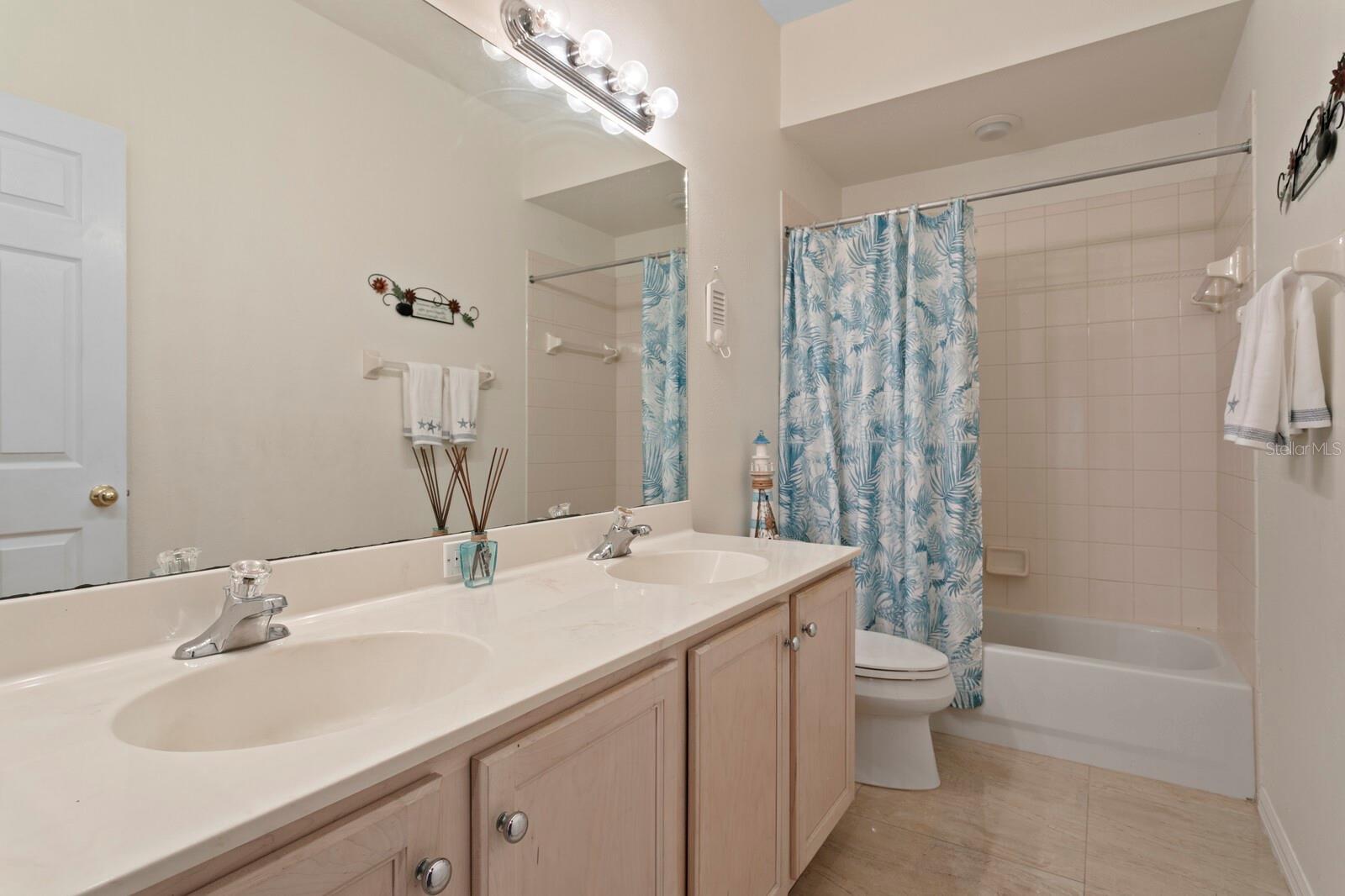 17888 ARBOR GREENE DR, TAMPA, FL, 33647