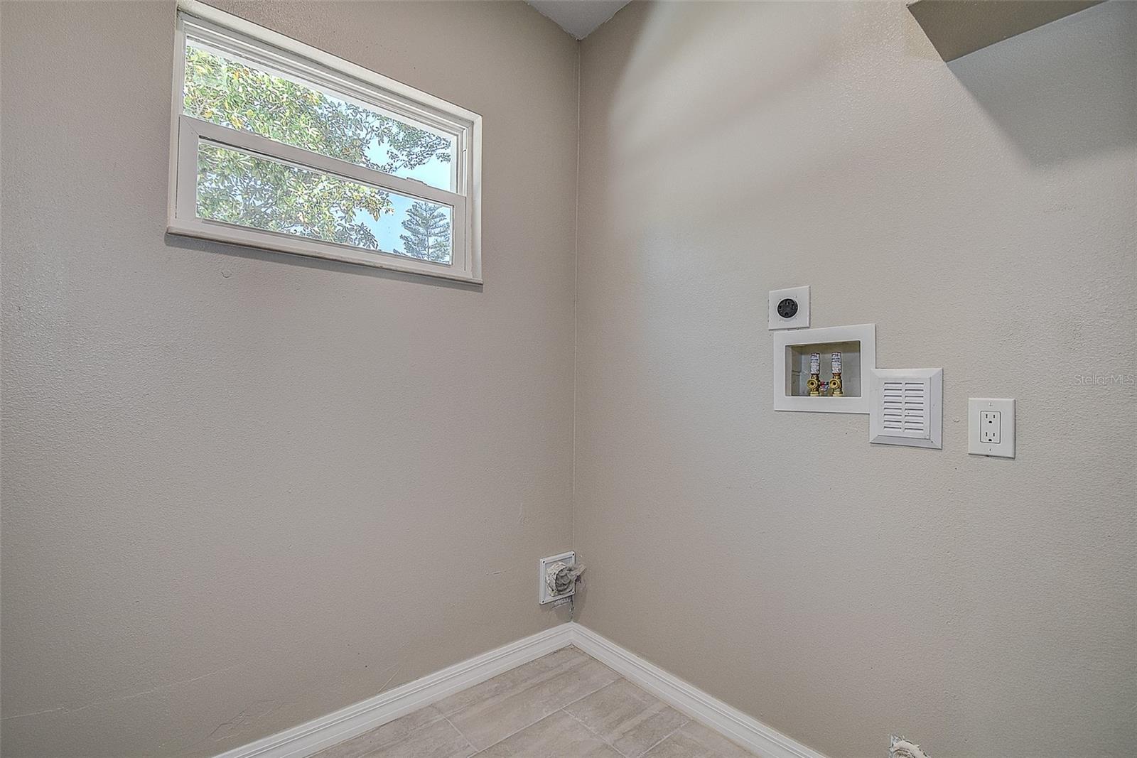 8420 GERBERA AVE, SEMINOLE, FL, 33777