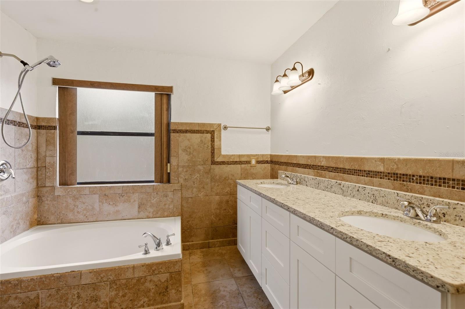 205 ANGELES RD, DEBARY, FL, 32713