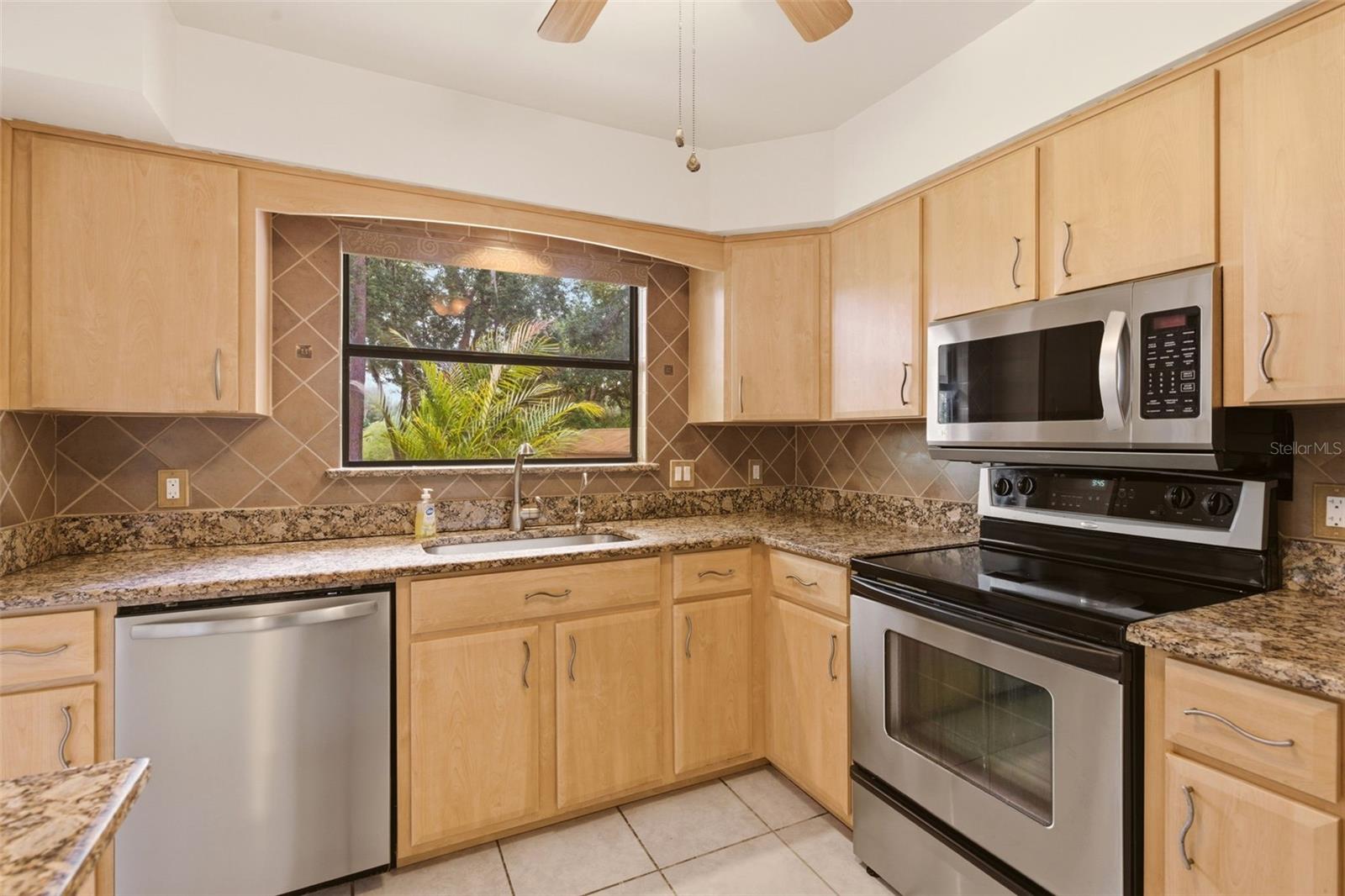 205 ANGELES RD, DEBARY, FL, 32713