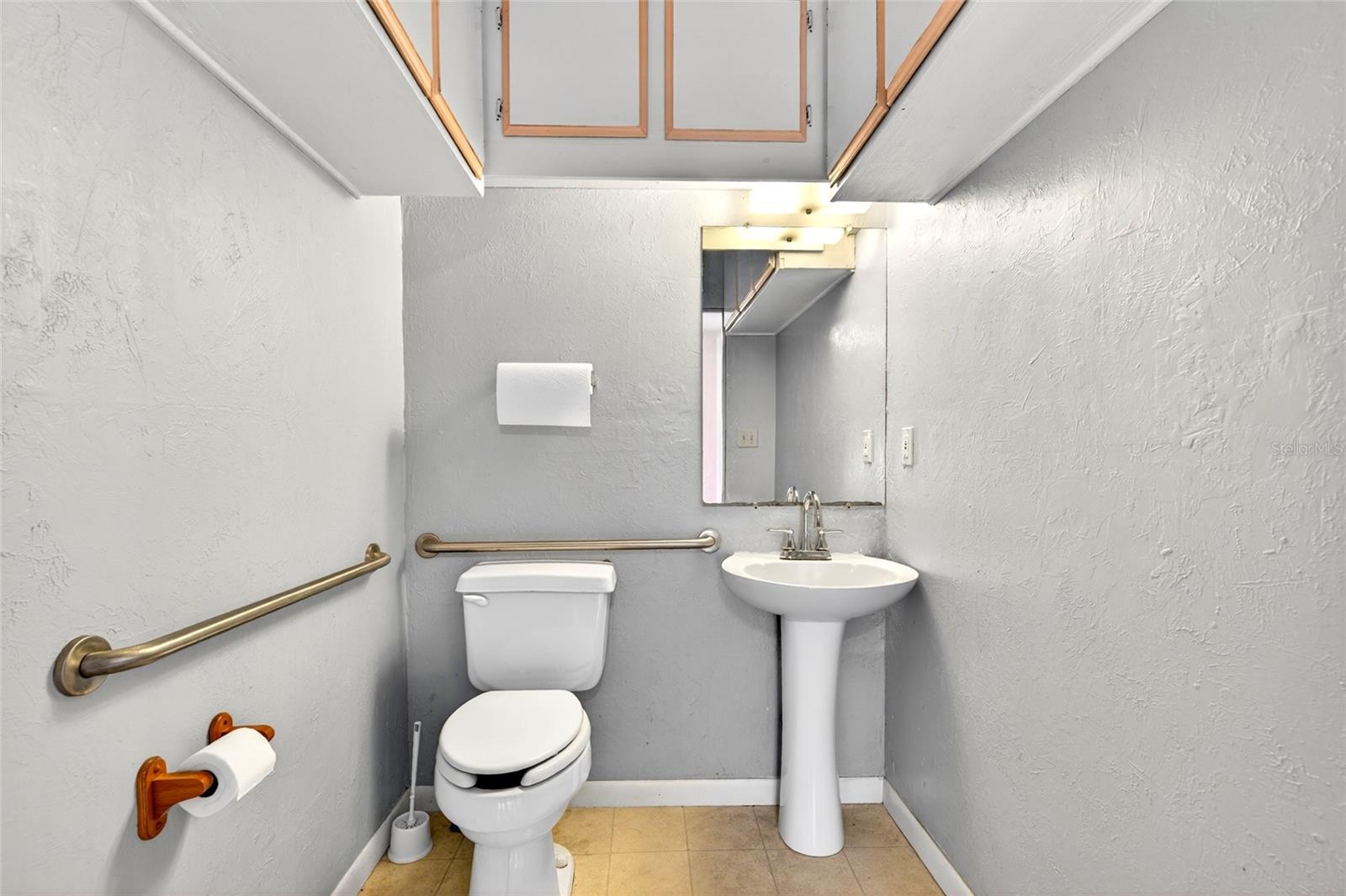 1266 E SILVER SPRINGS BLVD, OCALA, FL, 34470