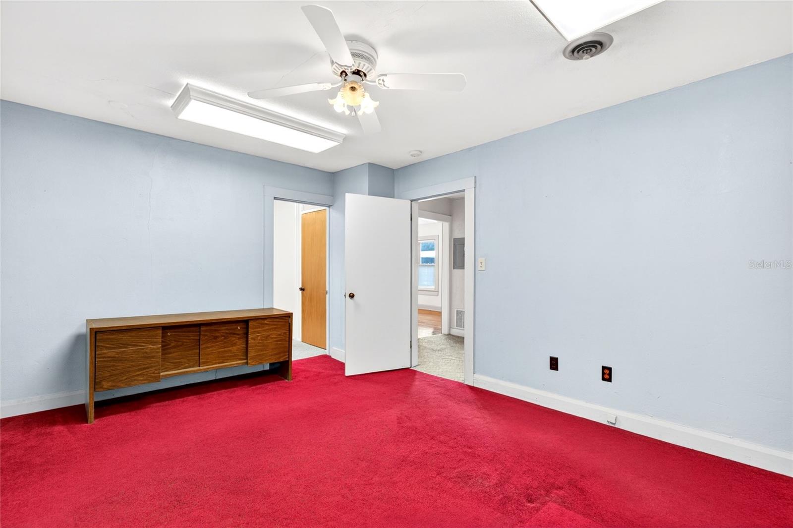 1266 E SILVER SPRINGS BLVD, OCALA, FL, 34470