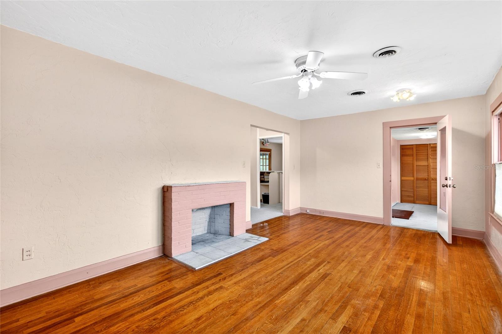 1266 E SILVER SPRINGS BLVD, OCALA, FL, 34470