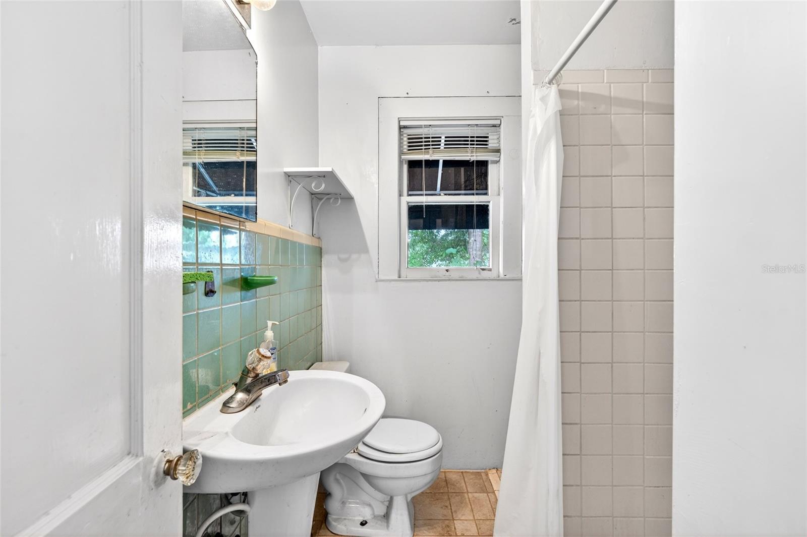 1266 E SILVER SPRINGS BLVD, OCALA, FL, 34470