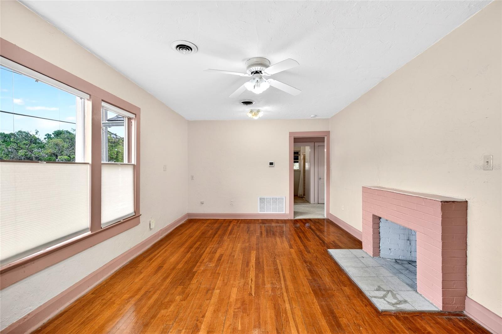 1266 E SILVER SPRINGS BLVD, OCALA, FL, 34470