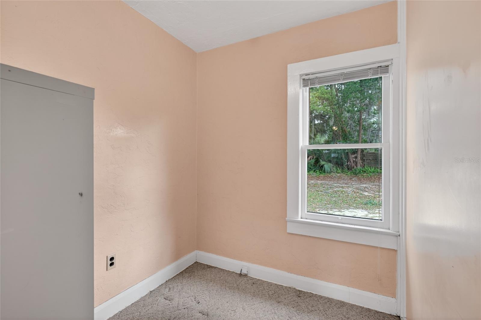 1266 E SILVER SPRINGS BLVD, OCALA, FL, 34470