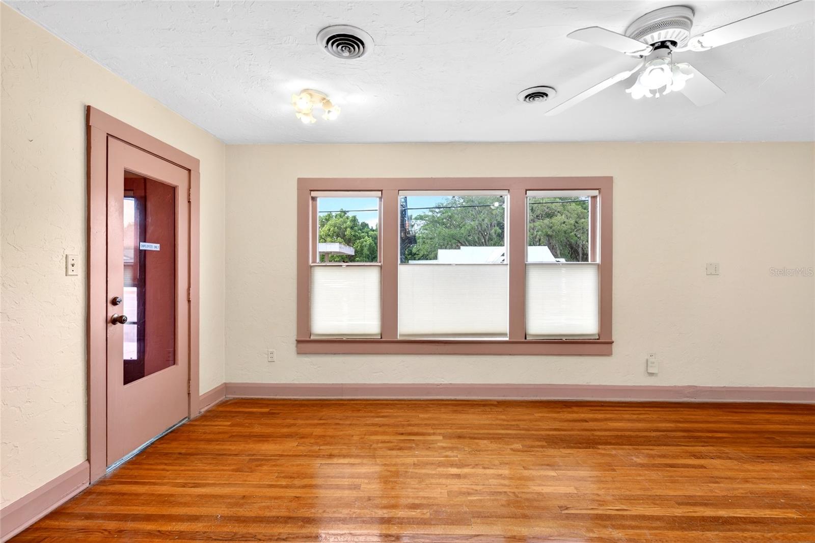 1266 E SILVER SPRINGS BLVD, OCALA, FL, 34470