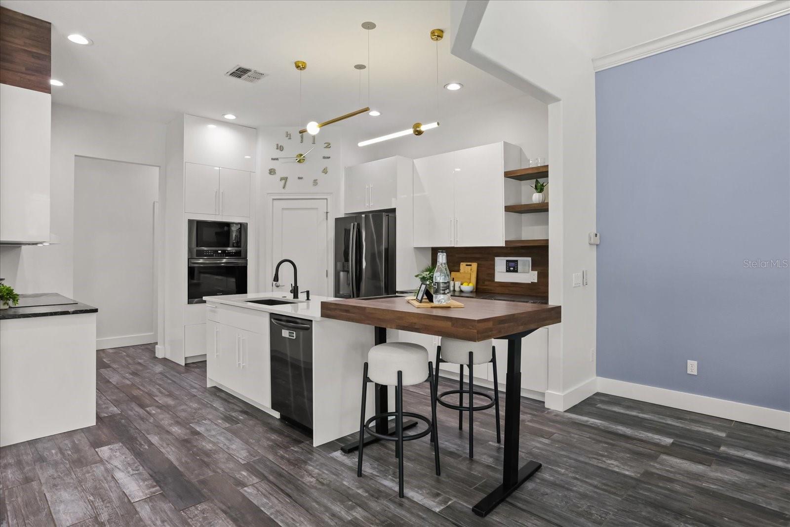 987 BRIGHTWATER CIR, MAITLAND, FL, 32751