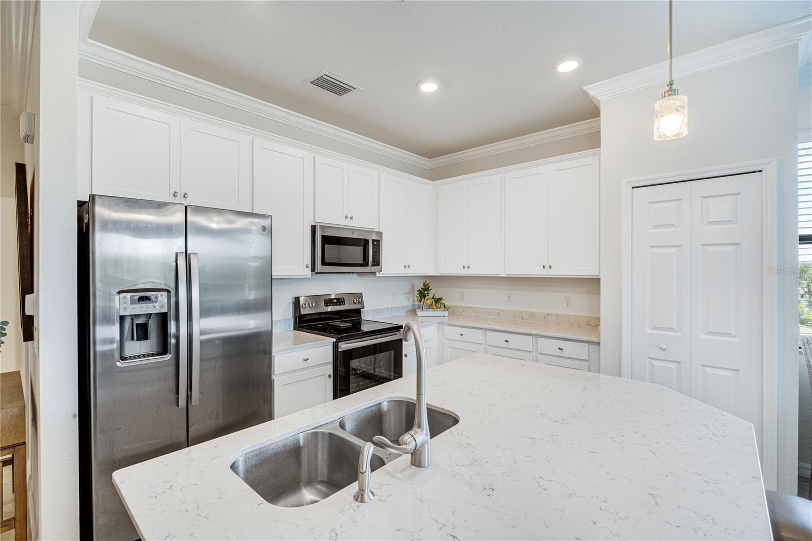 17724 GAWTHROP DR #301, BRADENTON, FL, 34211