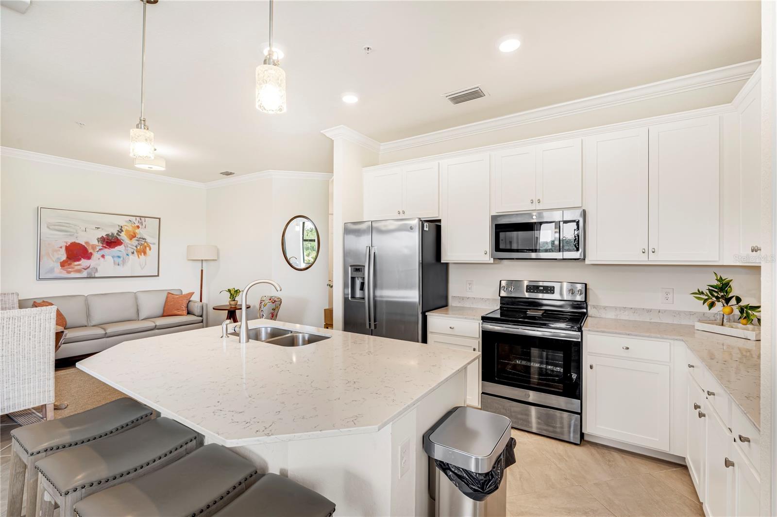 17724 GAWTHROP DR #301, BRADENTON, FL, 34211