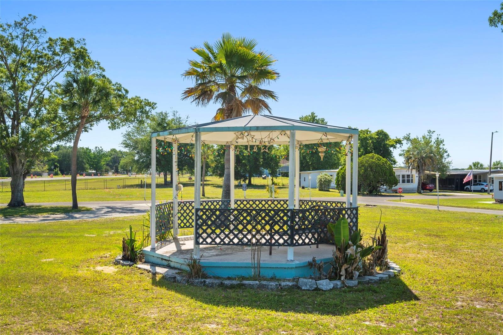 10220 WELLINGTON AVE, DADE CITY, FL, 33525