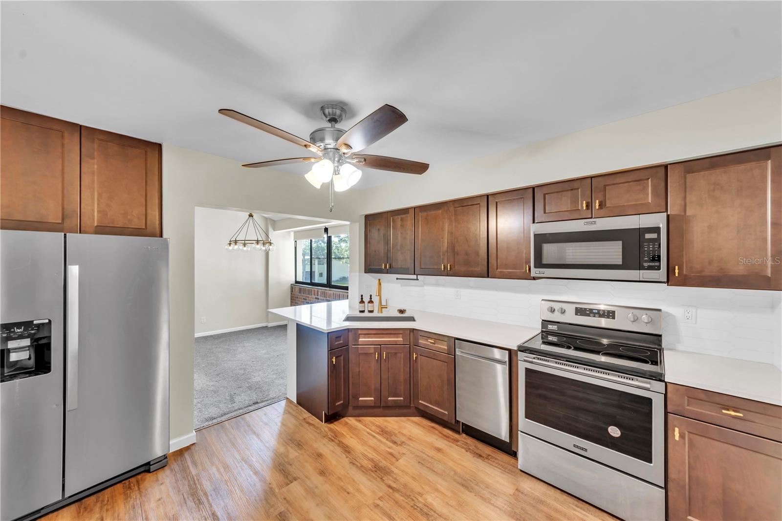 4114 PINELAKE LN #202, TAMPA, FL, 33618