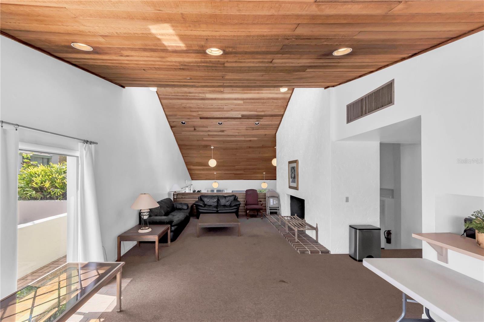 4114 PINELAKE LN #202, TAMPA, FL, 33618