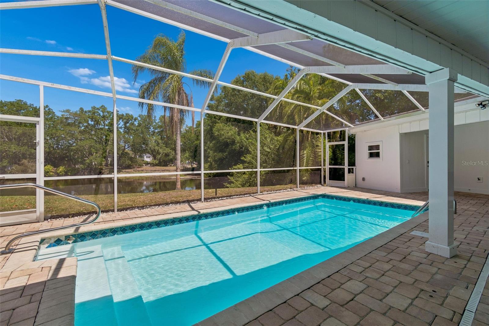 2540 LAKE ELLEN CIR, TAMPA, FL, 33618