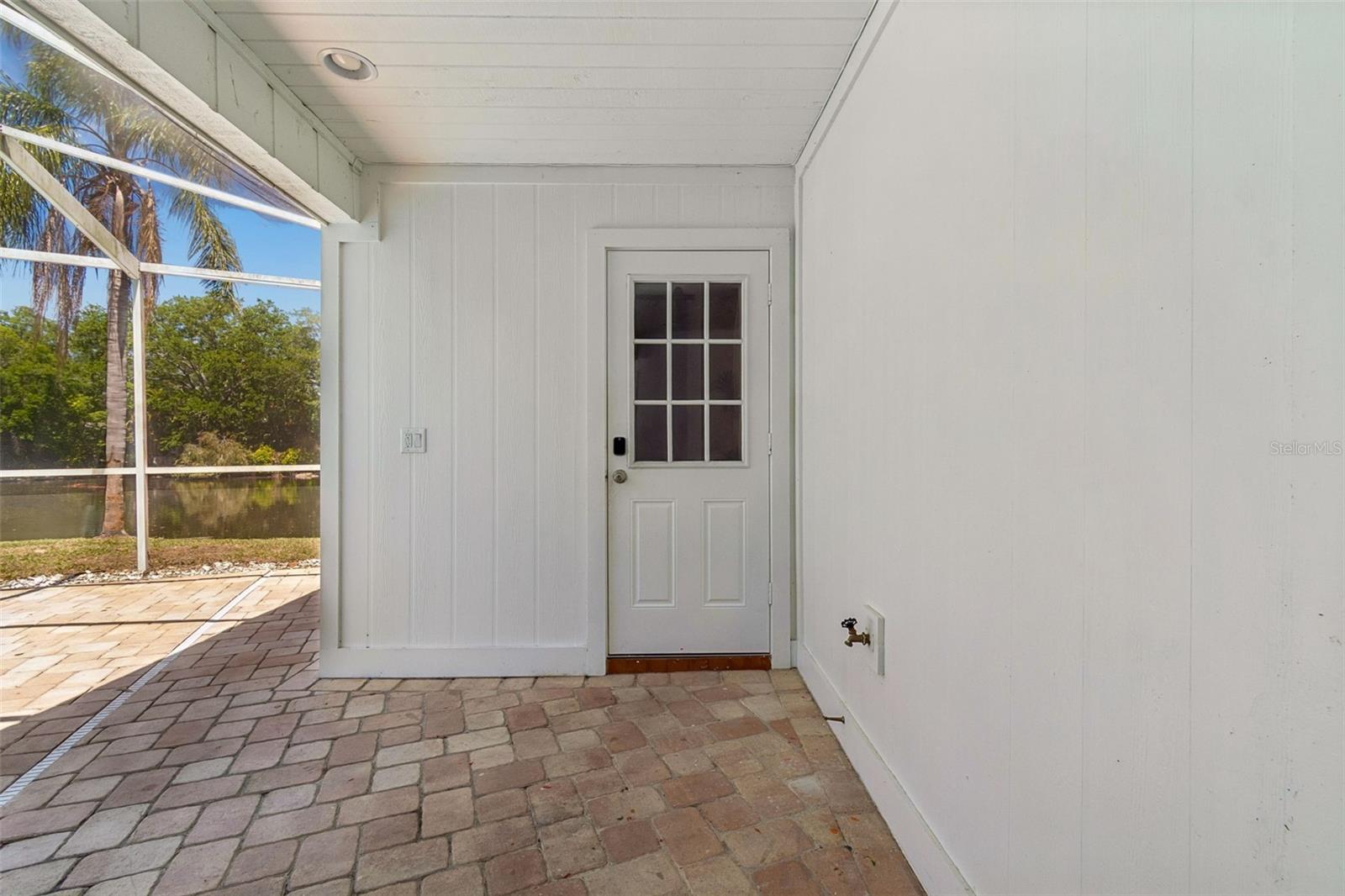 2540 LAKE ELLEN CIR, TAMPA, FL, 33618