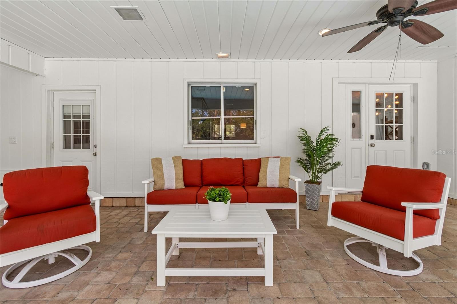 2540 LAKE ELLEN CIR, TAMPA, FL, 33618