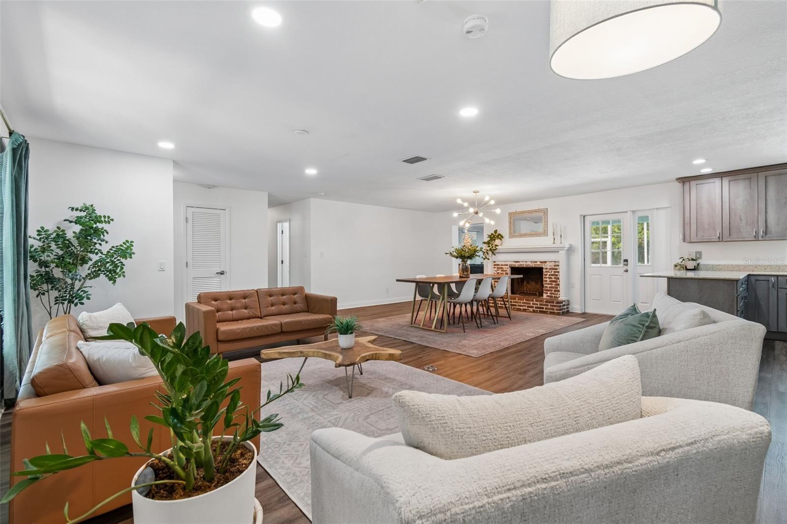 2540 LAKE ELLEN CIR, TAMPA, FL, 33618