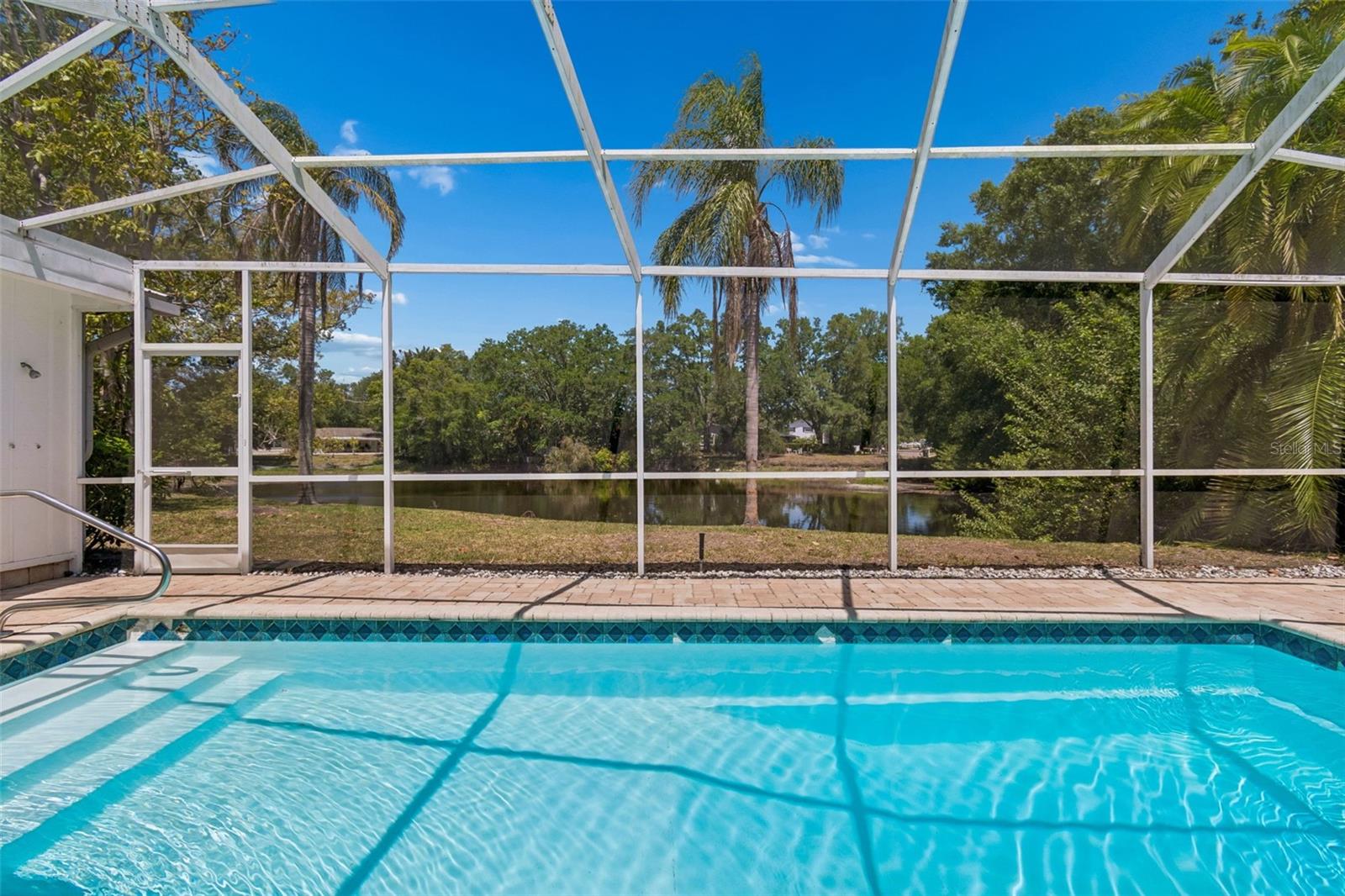 2540 LAKE ELLEN CIR, TAMPA, FL, 33618