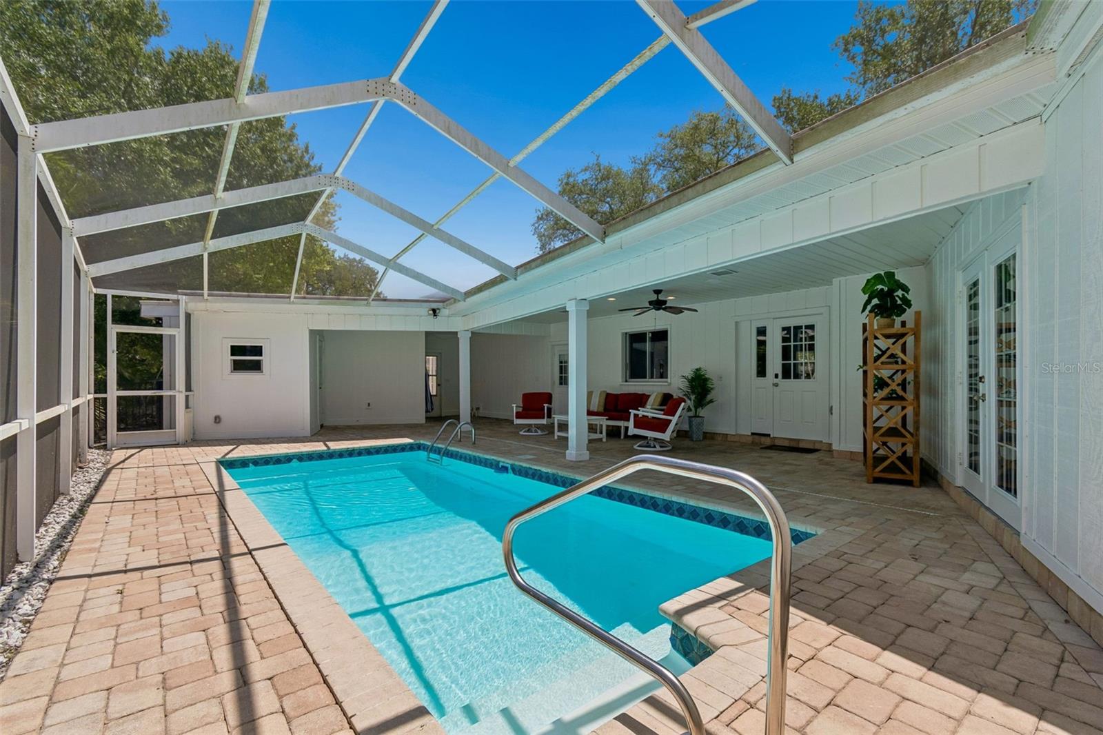 2540 LAKE ELLEN CIR, TAMPA, FL, 33618