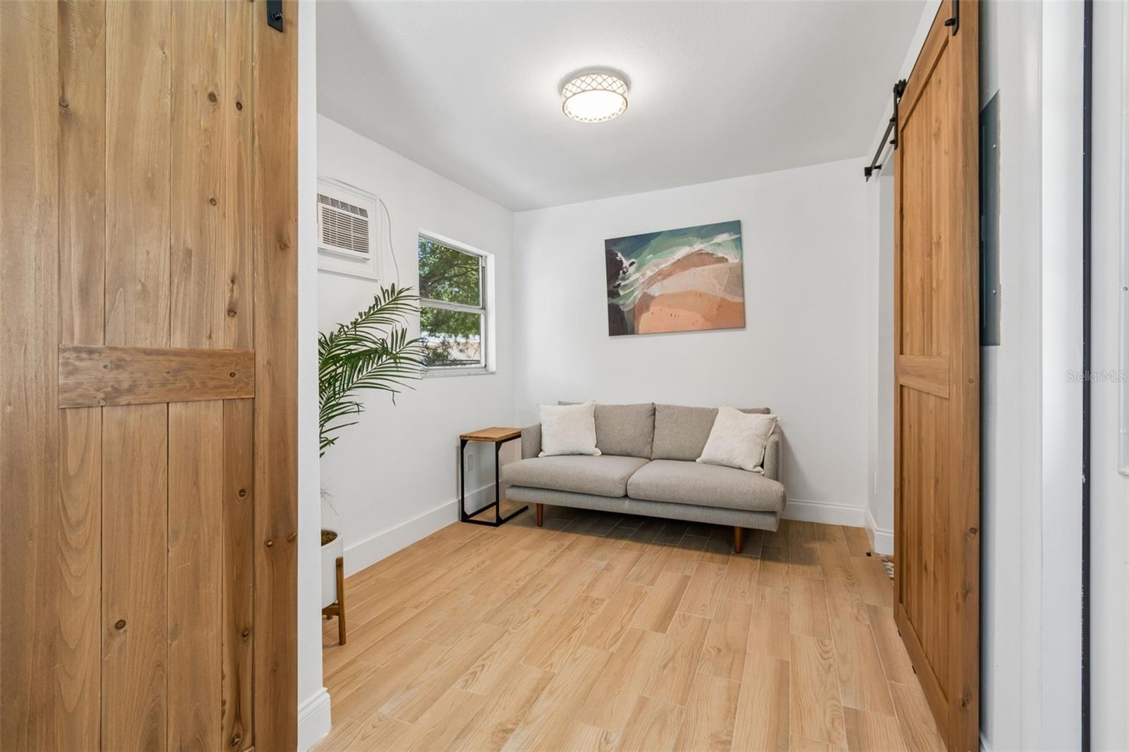 2540 LAKE ELLEN CIR, TAMPA, FL, 33618