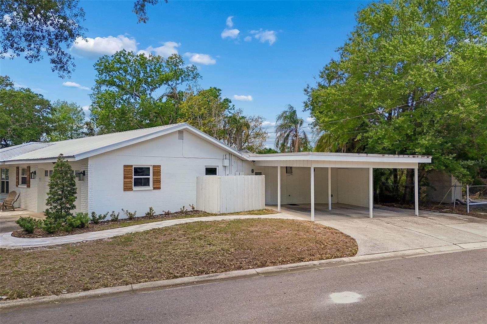 2540 LAKE ELLEN CIR, TAMPA, FL, 33618