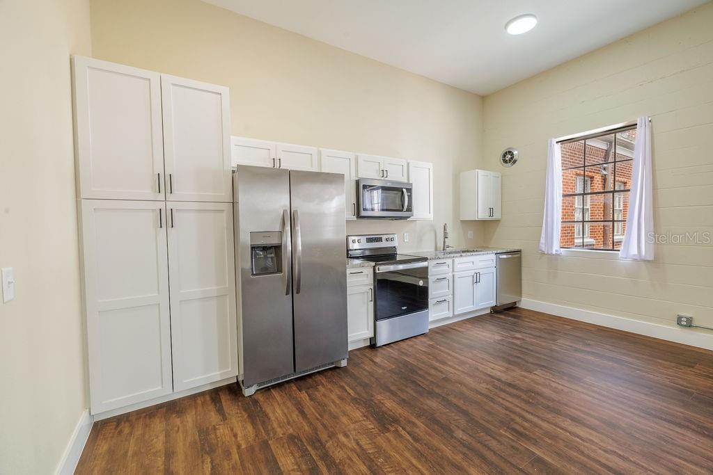 306 W WISCONSIN AVE #212, DELAND, FL, 32720