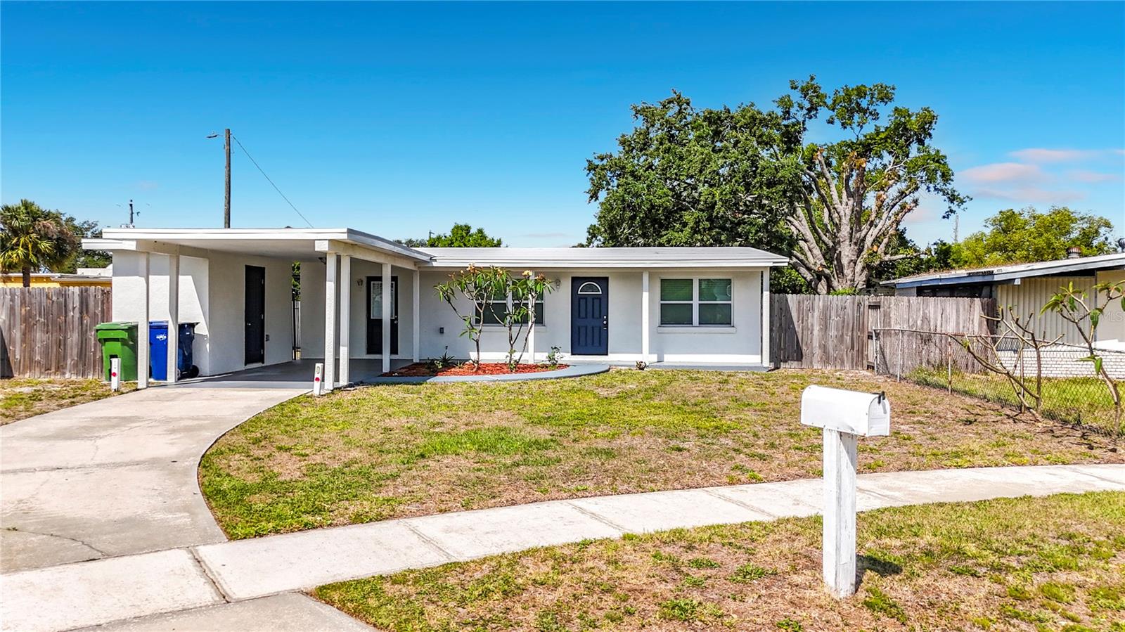 4305 WALLACE CIR, TAMPA, FL, 33611