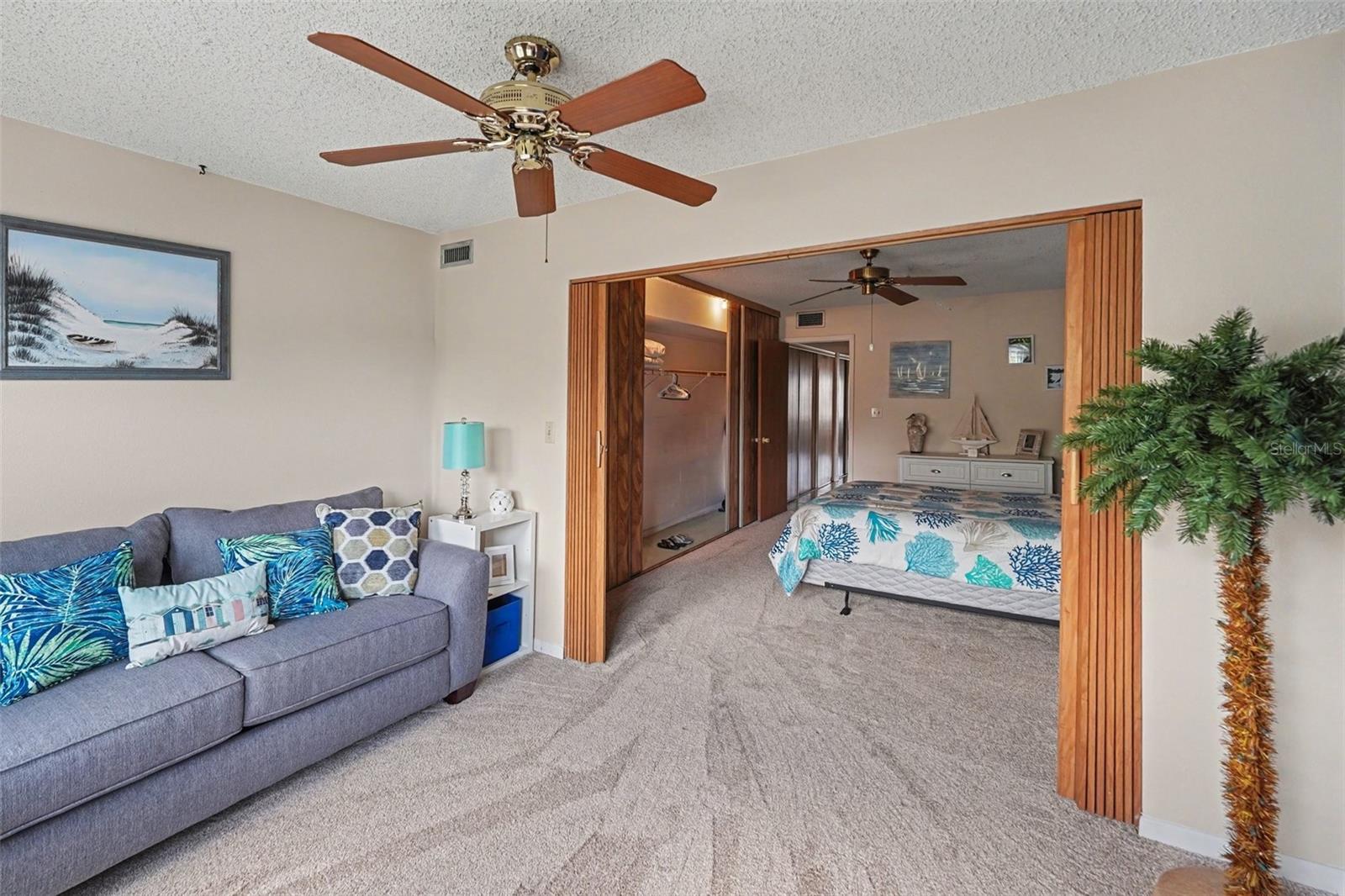 6400 46TH AVE N #214, KENNETH CITY, FL, 33709