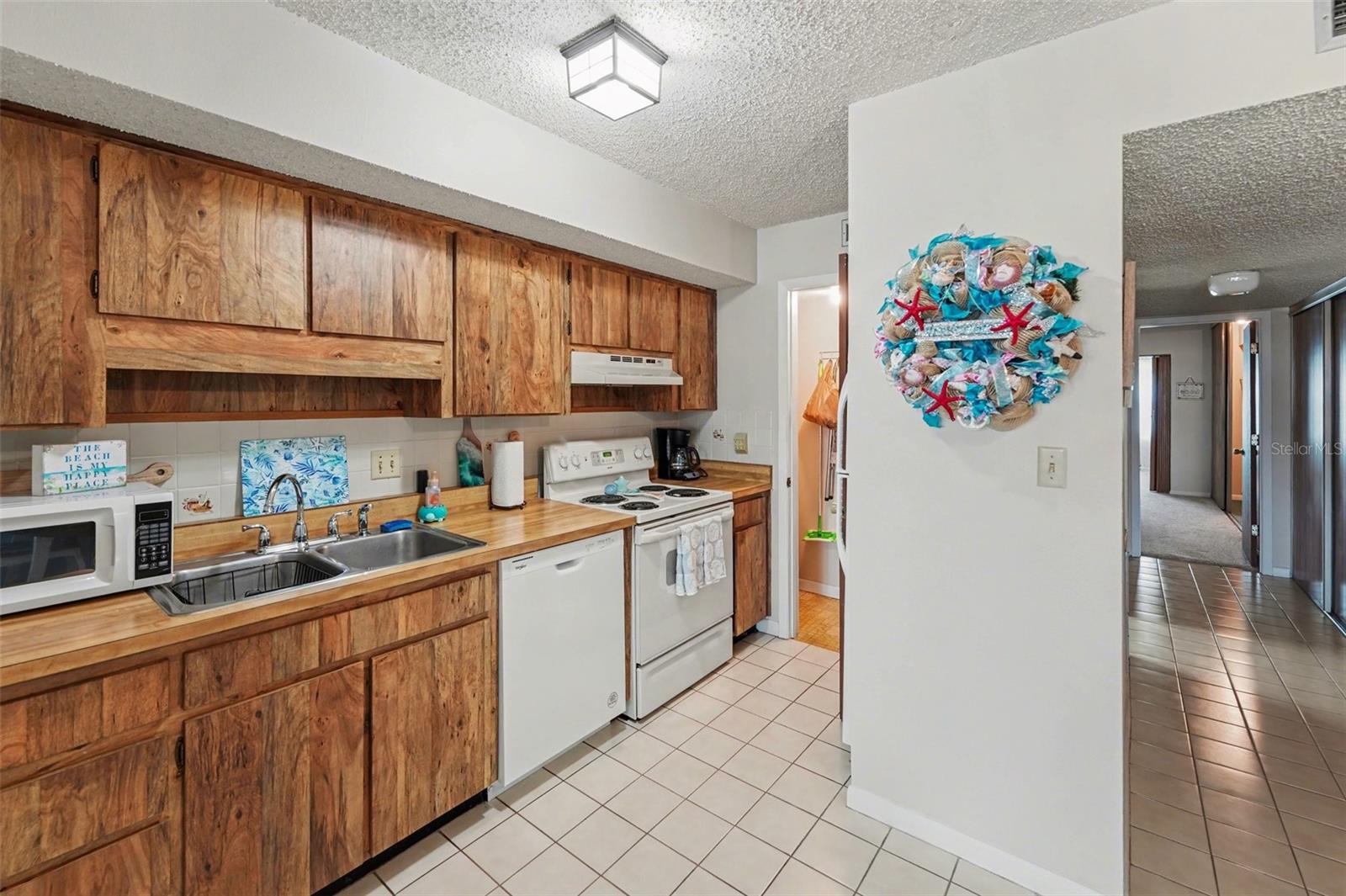 6400 46TH AVE N #214, KENNETH CITY, FL, 33709