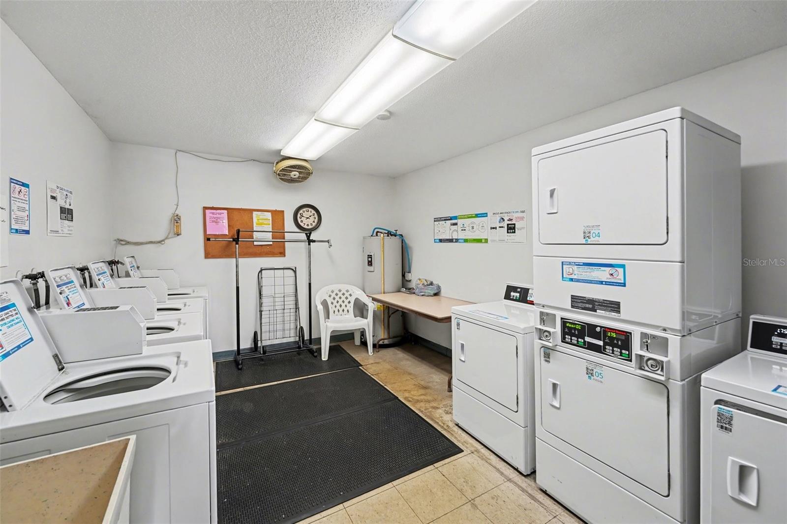 6400 46TH AVE N #214, KENNETH CITY, FL, 33709