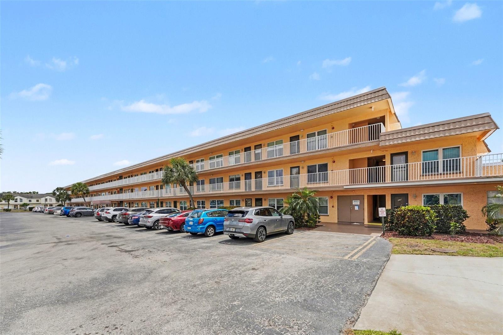 6400 46TH AVE N #214, KENNETH CITY, FL, 33709