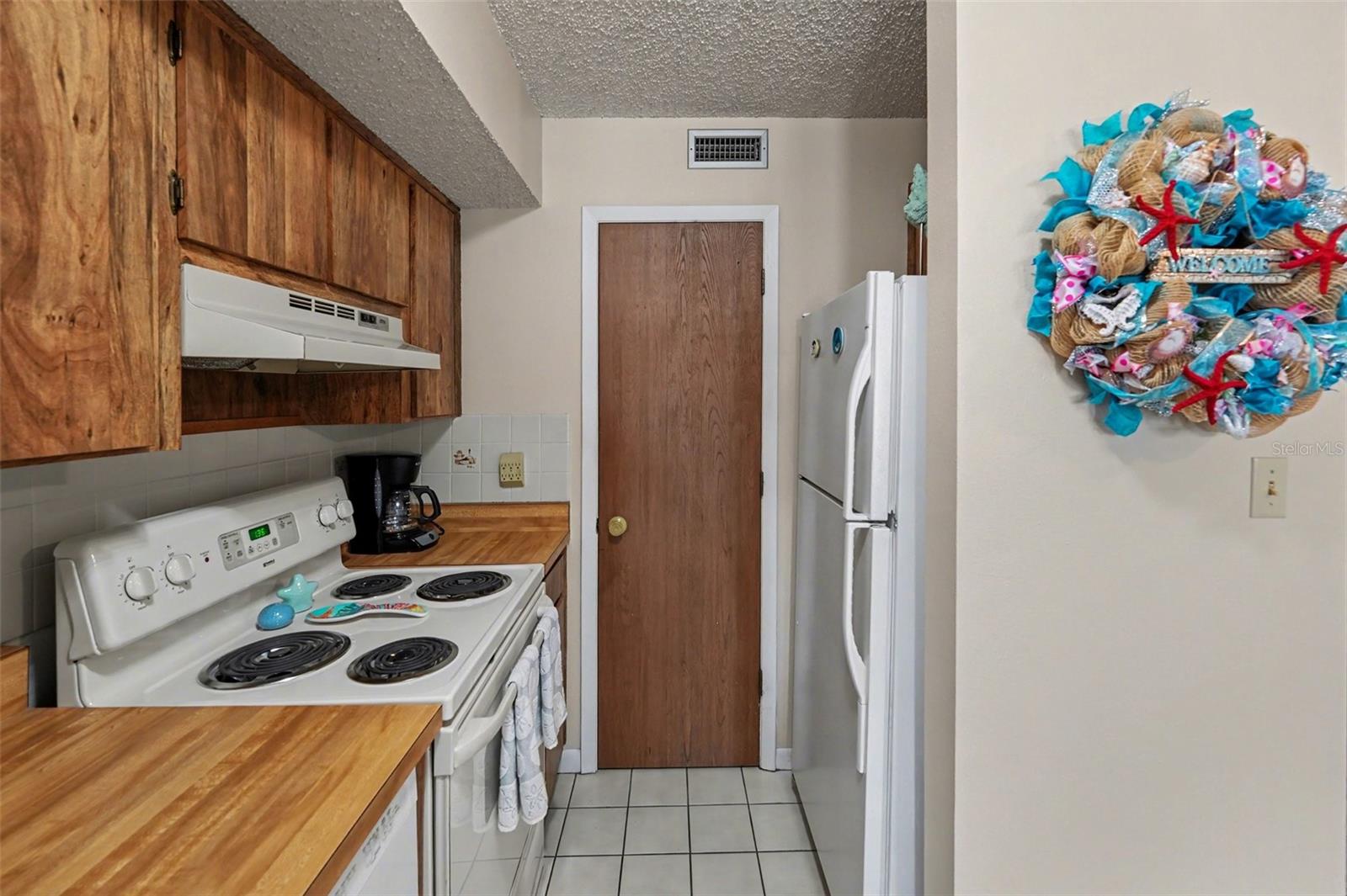 6400 46TH AVE N #214, KENNETH CITY, FL, 33709