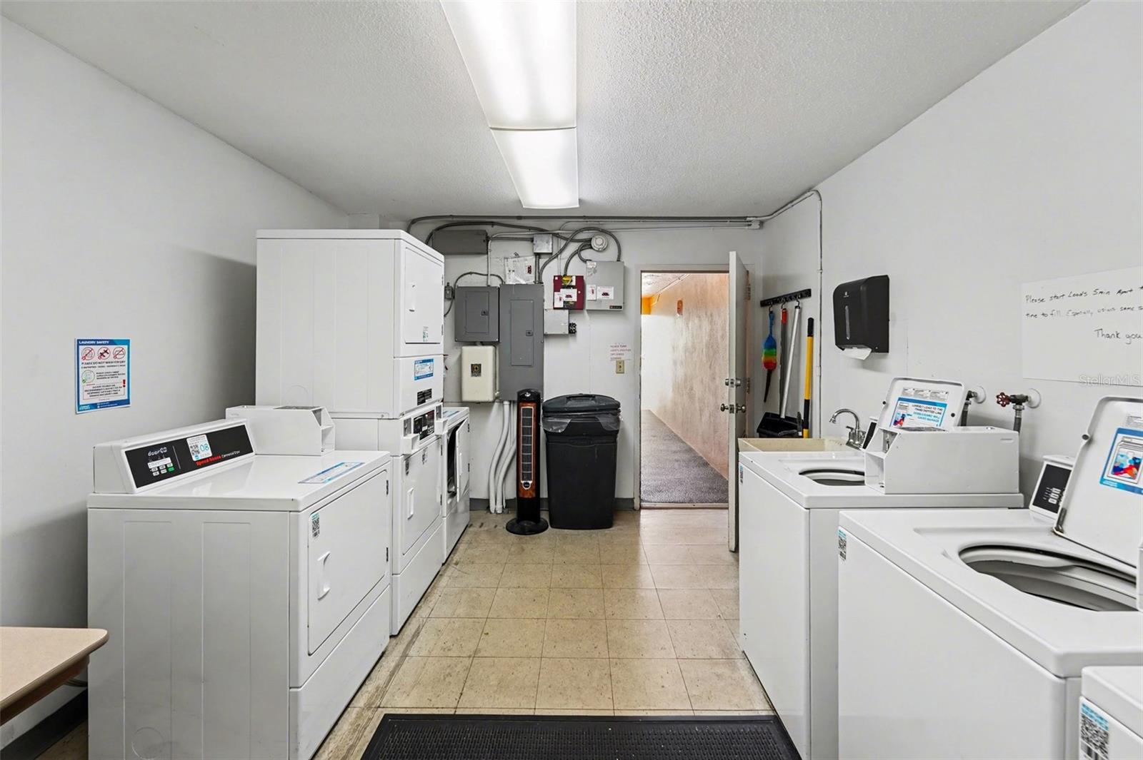 6400 46TH AVE N #214, KENNETH CITY, FL, 33709