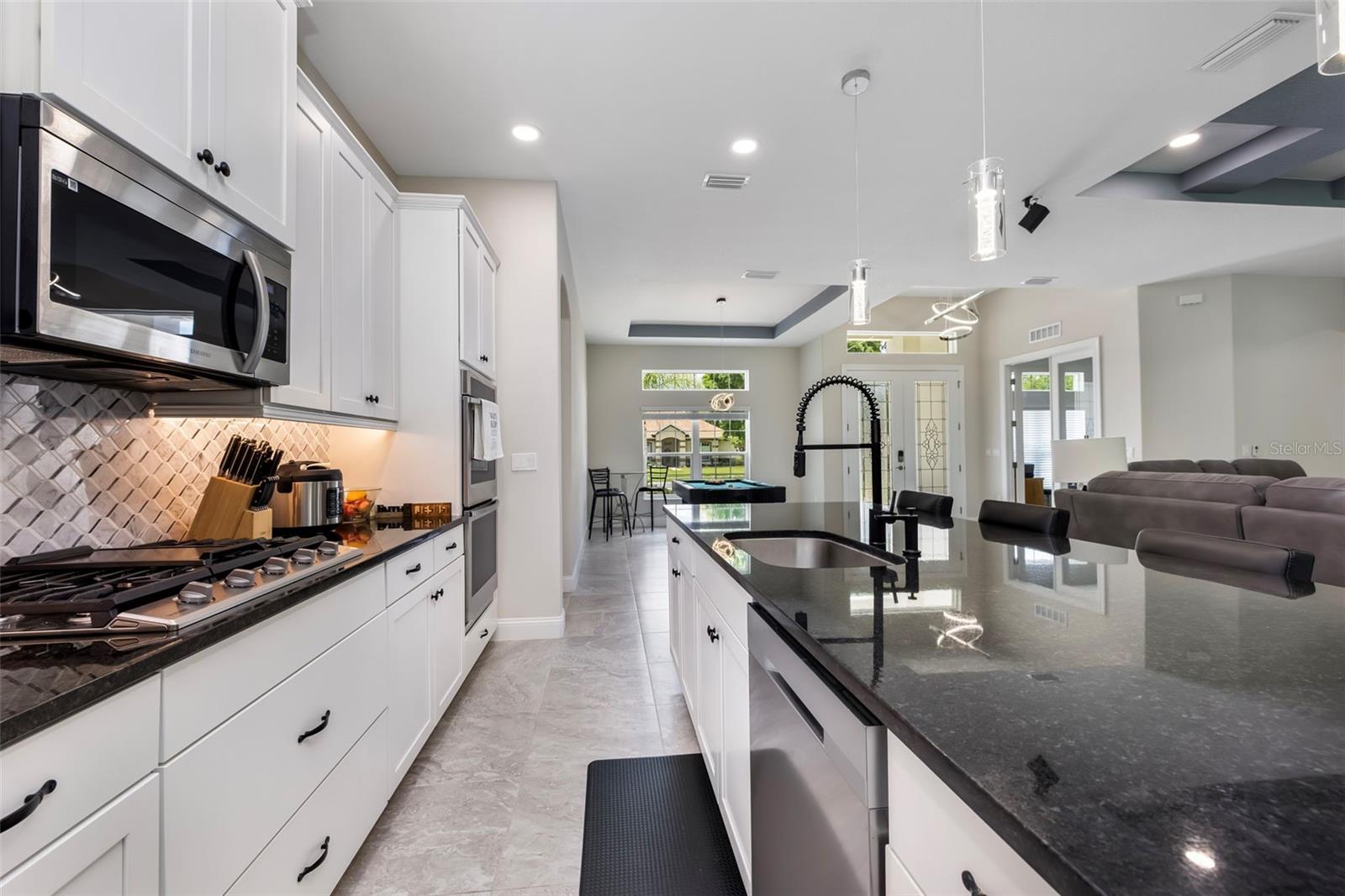 5 LAKESIDE PL E, PALM COAST, FL, 32137