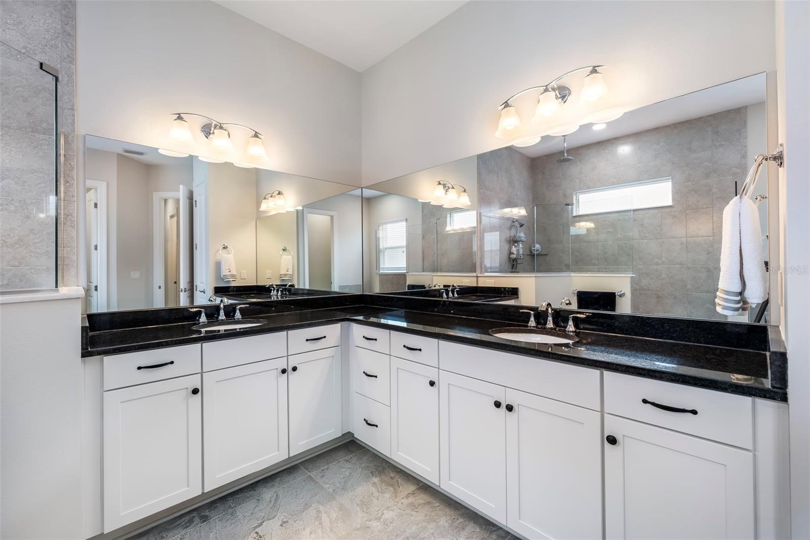 5 LAKESIDE PL E, PALM COAST, FL, 32137