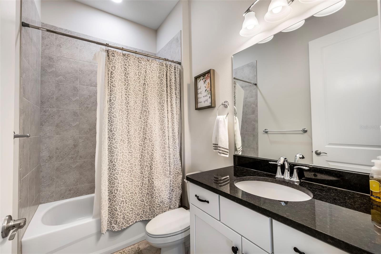 5 LAKESIDE PL E, PALM COAST, FL, 32137