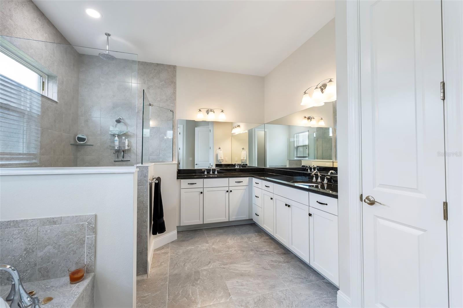 5 LAKESIDE PL E, PALM COAST, FL, 32137