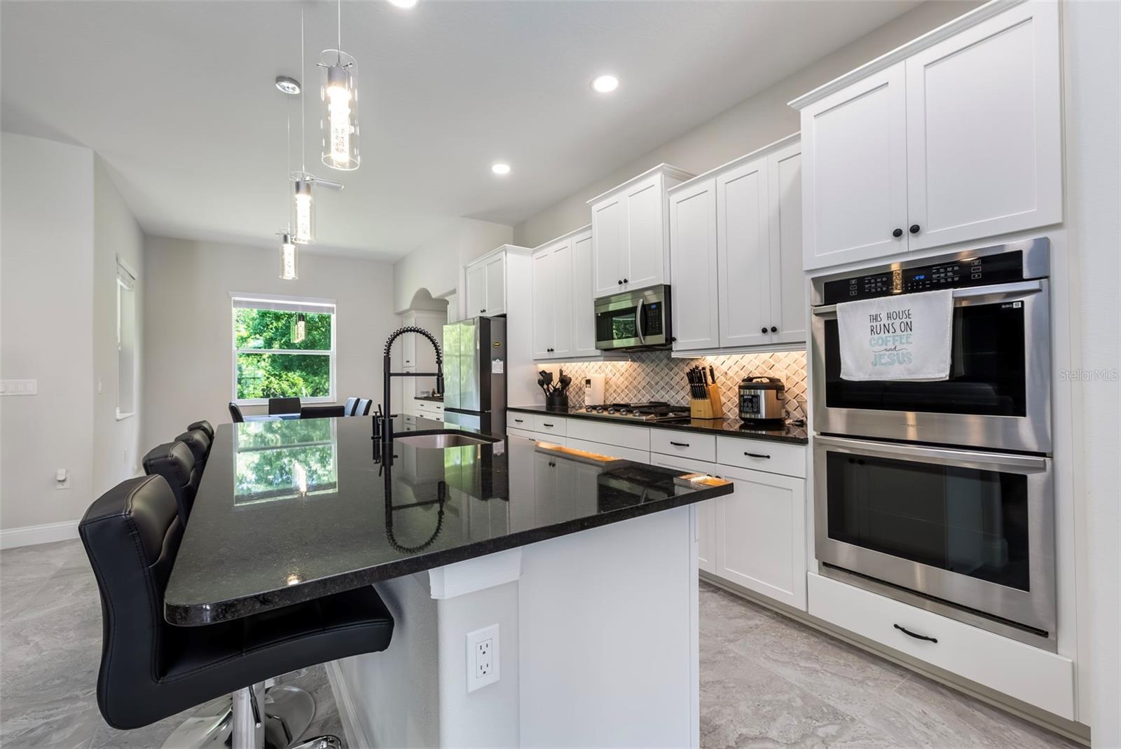 5 LAKESIDE PL E, PALM COAST, FL, 32137