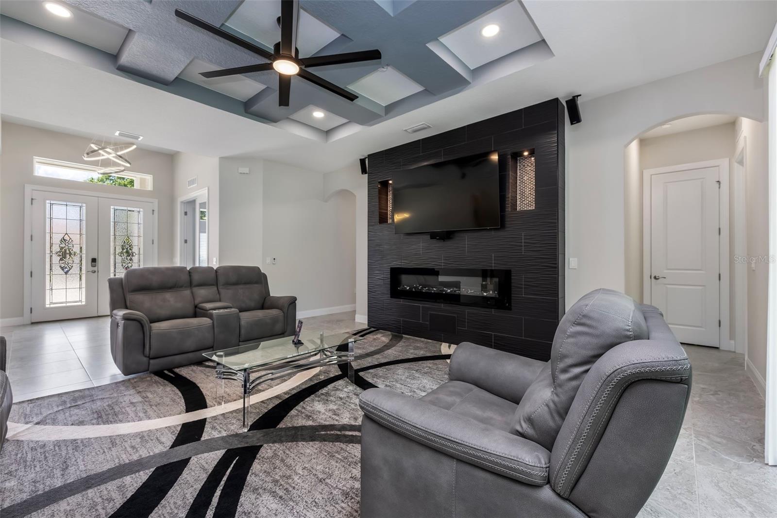 5 LAKESIDE PL E, PALM COAST, FL, 32137