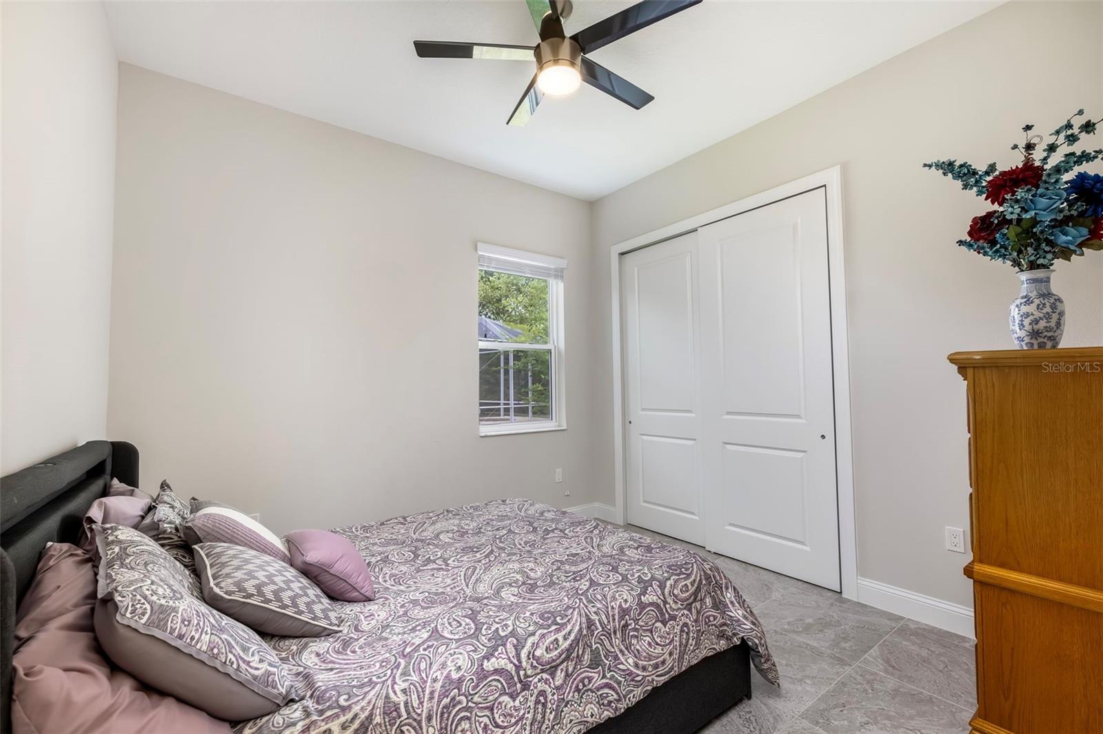 5 LAKESIDE PL E, PALM COAST, FL, 32137