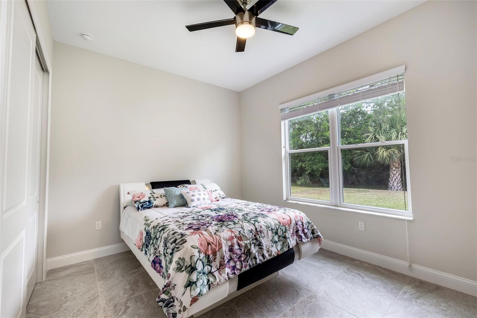 5 LAKESIDE PL E, PALM COAST, FL, 32137