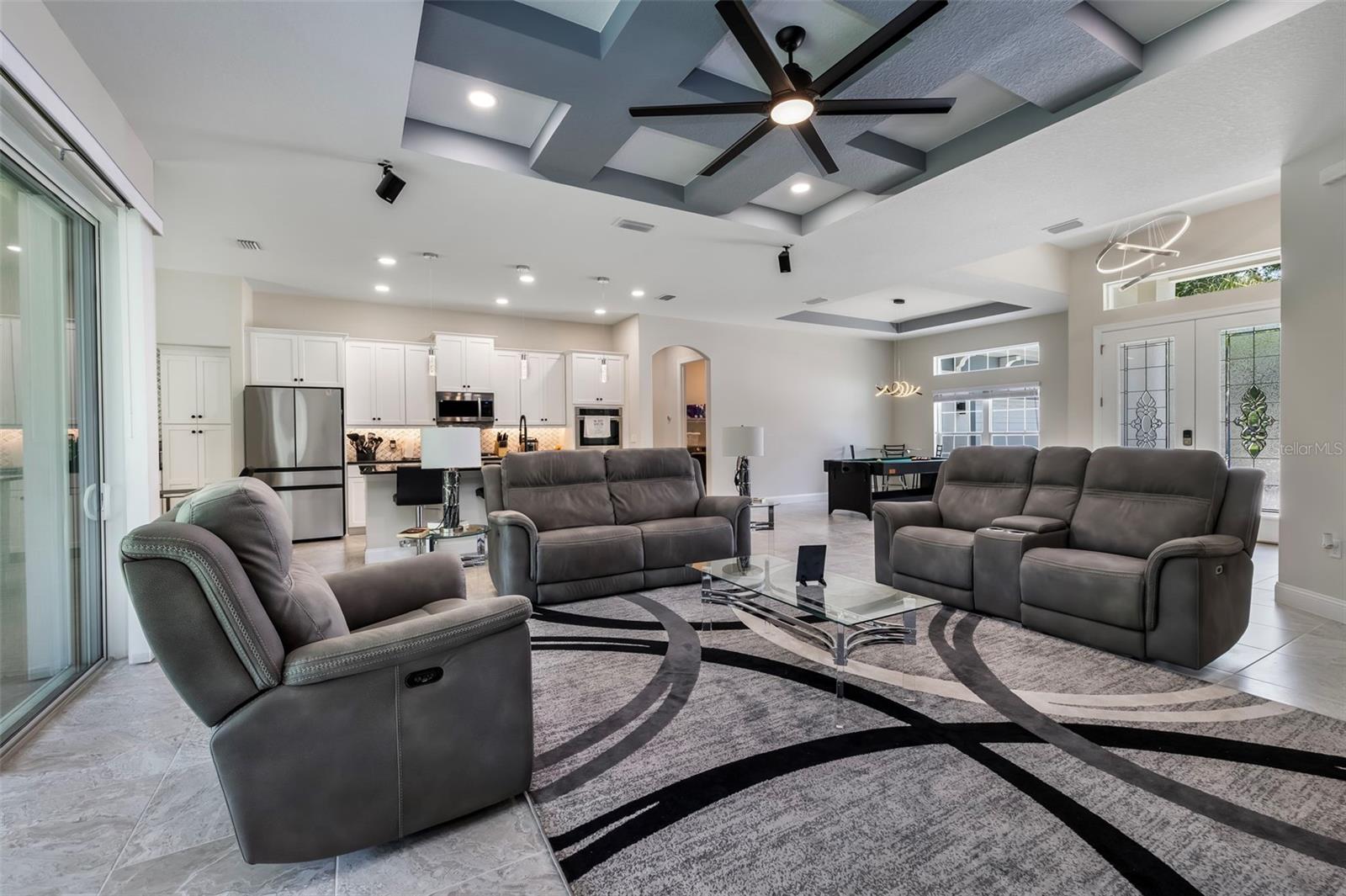 5 LAKESIDE PL E, PALM COAST, FL, 32137