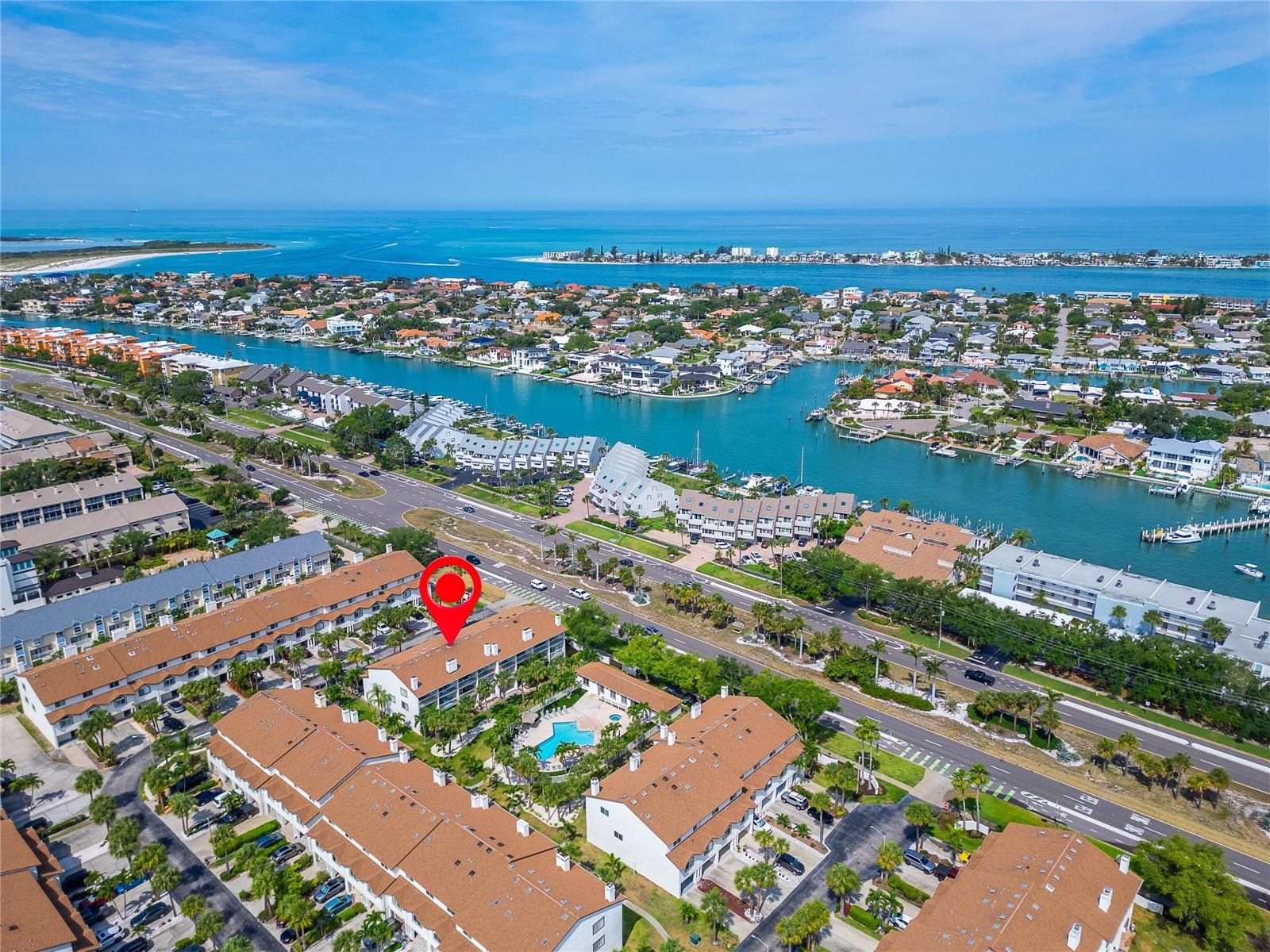394 MADEIRA CIR, ST PETERSBURG, FL, 33715