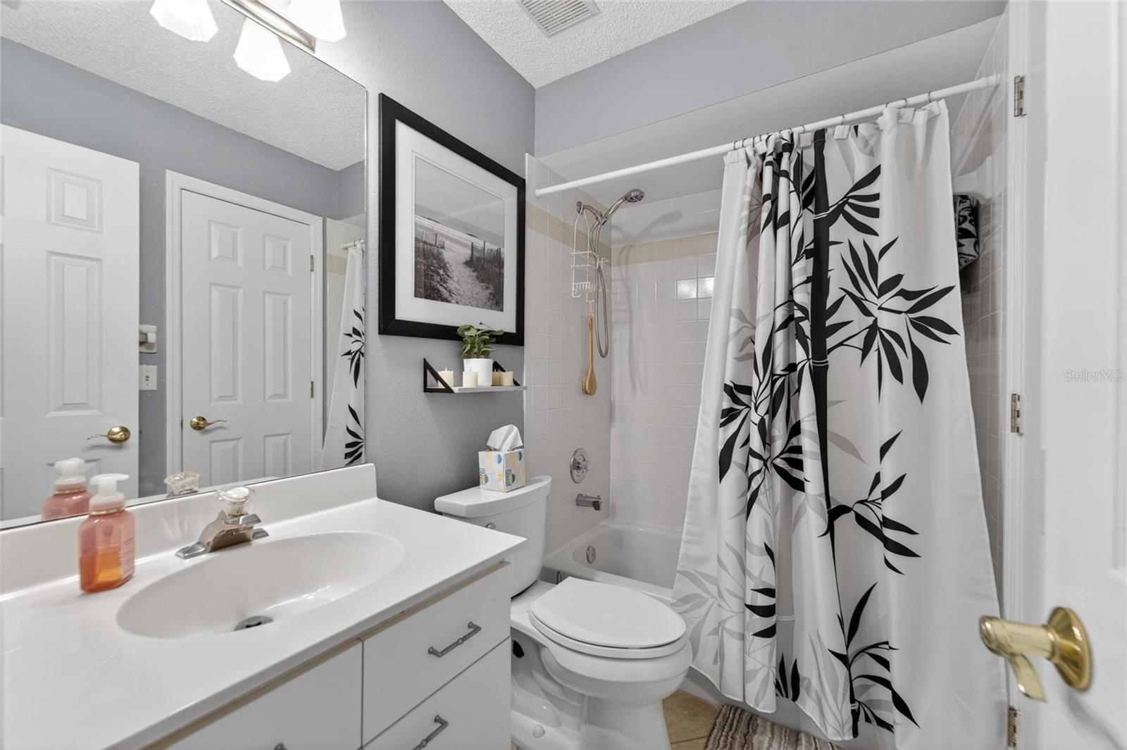 394 MADEIRA CIR, ST PETERSBURG, FL, 33715